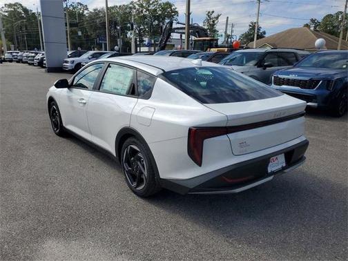 2025 Kia K4 EX