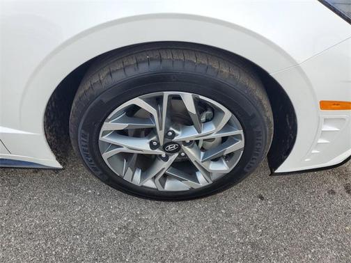 2022 Hyundai SONATA SEL