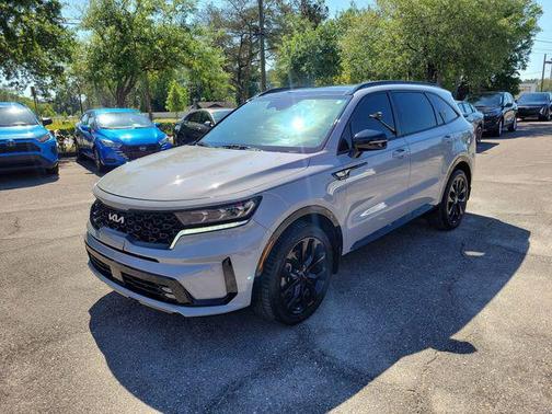 Wolf Gray 2022 Kia Sorento SX