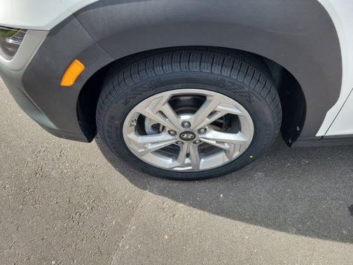 Lunar White 2022 Hyundai KONA SEL
