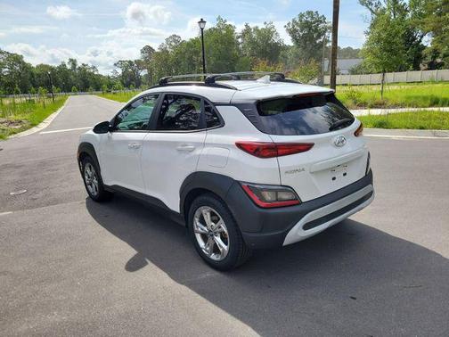 Lunar White 2022 Hyundai KONA SEL