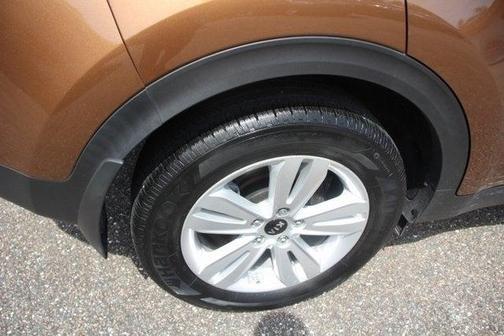 Burnished Copper 2018 Kia Sportage LX