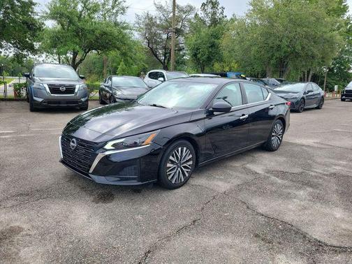 Super Black 2024 Nissan Altima 2.5 SV