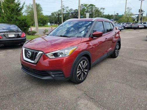 Cayenne Red Metallic 2020 Nissan Kicks SV