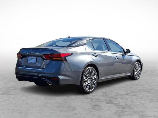 Gun Metallic 2023 Nissan Altima 2.5 SL