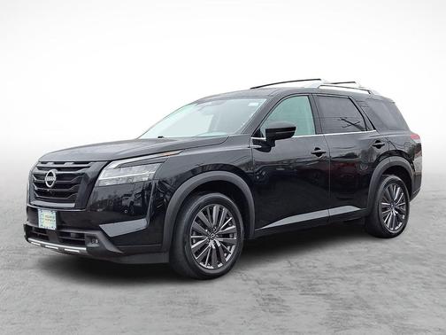2023 Nissan Pathfinder SL 4WD