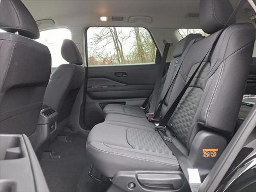 2025 Nissan Pathfinder SV 4WD