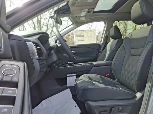 2025 Nissan Rogue Platinum