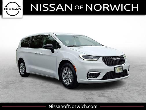 Bright White Clearcoat 2025 Chrysler Pacifica L