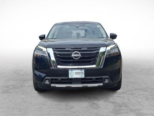Super Black 2022 Nissan Pathfinder Platinum 4WD