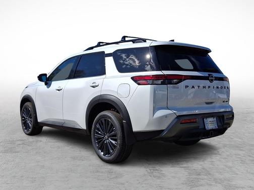 Everest White Pearl Tricoat 2026 Nissan Pathfinder SL