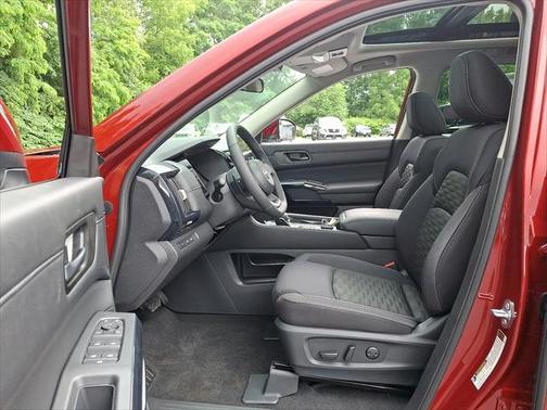 2025 Nissan Pathfinder SV 4WD