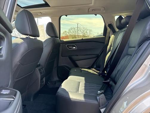 2025 Nissan Rogue Platinum