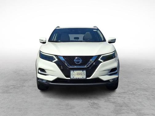 Pearl White Tricoat 2022 Nissan Rogue Sport SL