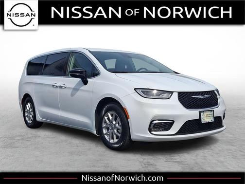 Bright White Clearcoat 2024 Chrysler Pacifica Touring L