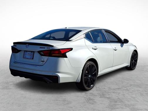 2022 Nissan Altima SR Intelligent AWD