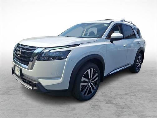 2025 Nissan Pathfinder Platinum 4WD