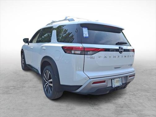 2025 Nissan Pathfinder Platinum 4WD