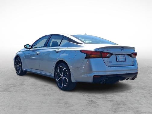 Brilliant Silver Metallic 2023 Nissan Altima SR Intelligent AWD