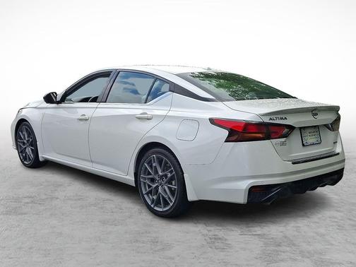 2023 Nissan Altima SR VC-Turbo FWD