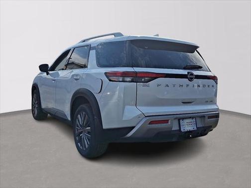 2025 Nissan Pathfinder SL 4WD