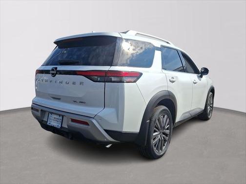 2025 Nissan Pathfinder SL 4WD