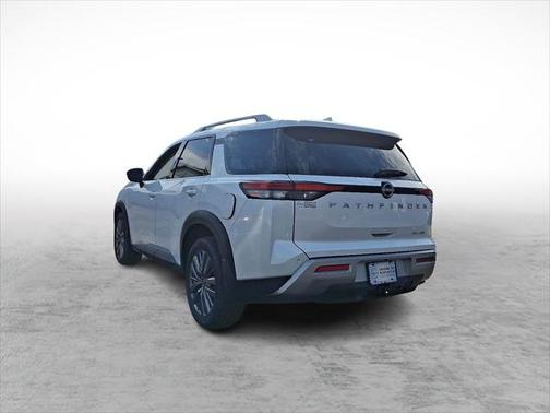 2025 Nissan Pathfinder SL 4WD