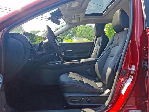 Scarlet Ember Tintcoat 2026 Nissan Sentra SR