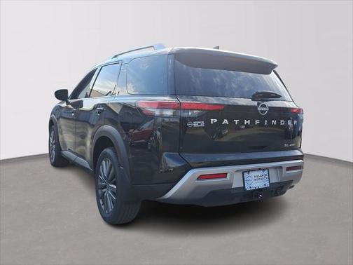 2025 Nissan Pathfinder SL 4WD