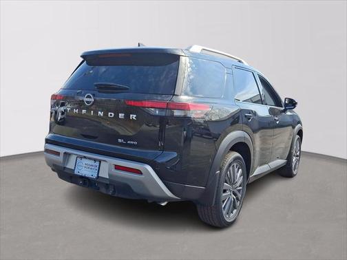 2025 Nissan Pathfinder SL 4WD