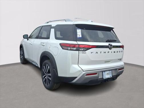 2025 Nissan Pathfinder Platinum 4WD