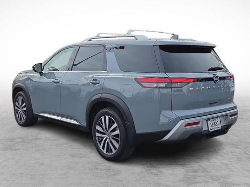 2022 Nissan Pathfinder Platinum 4WD