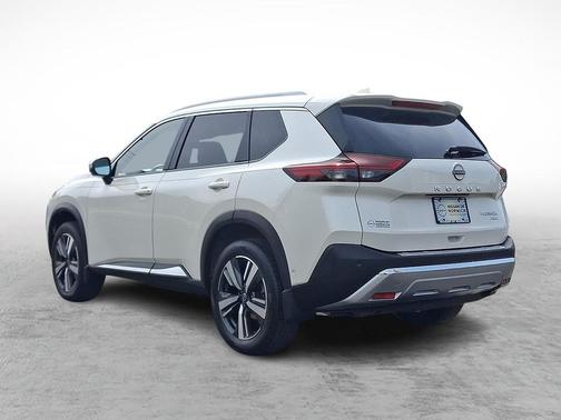 Pearl White Tricoat 2023 Nissan Rogue Platinum
