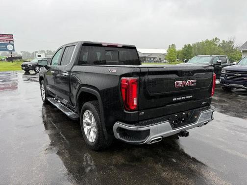 Onyx Black 2021 GMC Sierra 1500 SLT
