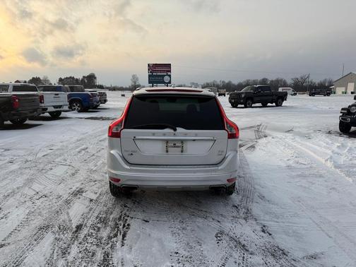 2016 Volvo XC60 T6 Drive-E