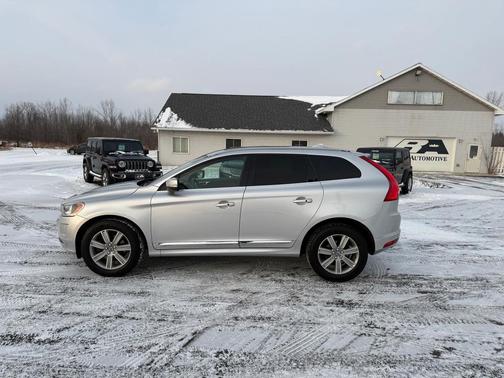 2016 Volvo XC60 T6 Drive-E