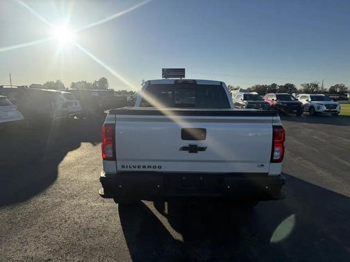 Iridescent Pearl Tricoat 2017 Chevrolet Silverado 1500 LTZ