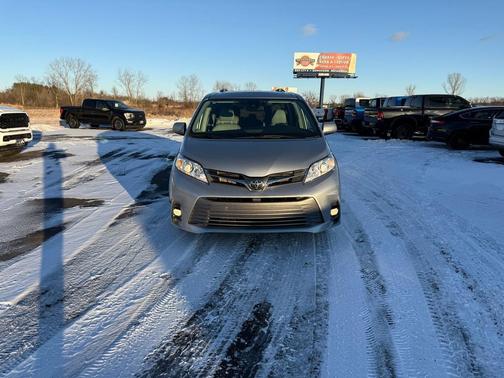 2019 Toyota Sienna XLE Premium