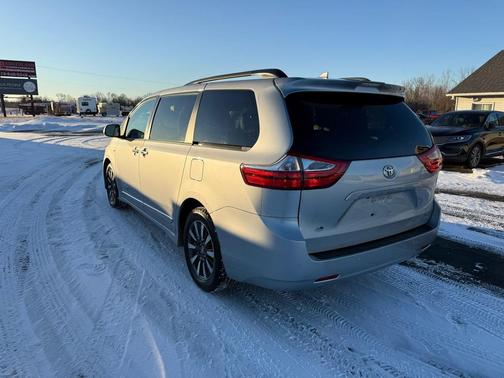2019 Toyota Sienna XLE Premium