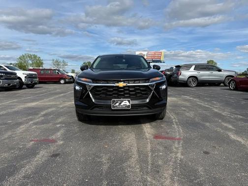 Mosaic Black Metallic 2025 Chevrolet Trax LS