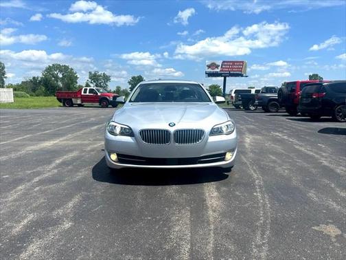 2011 BMW 550 4dr Sdn 550i RWD