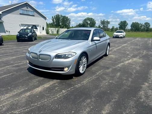 2011 BMW 550 4dr Sdn 550i RWD