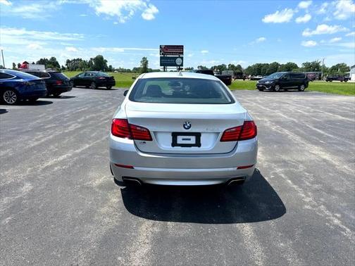 2011 BMW 550 4dr Sdn 550i RWD