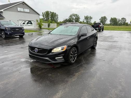 Onyx Black Metallic 2017 Volvo S60 T5 Dynamic