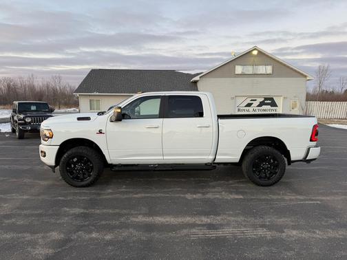 2023 RAM 2500 Big Horn Crew Cab 4x4 6'4' Box