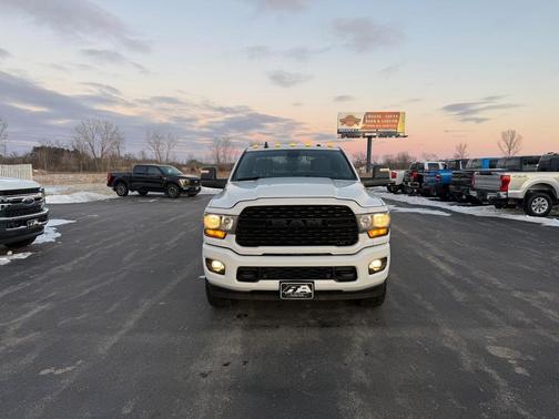 2023 RAM 2500 Big Horn Crew Cab 4x4 6'4' Box