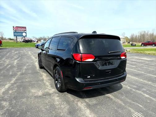 2018 Chrysler Pacifica Touring-L Plus