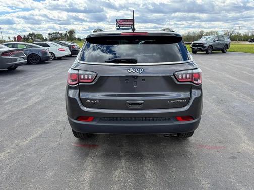 Granite Crystal Metallic Clearcoat 2019 Jeep Compass Limited