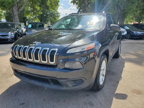 Brilliant Black Crystal Pearlcoat 2016 Jeep Cherokee Sport