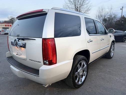 2010 Cadillac Escalade Premium